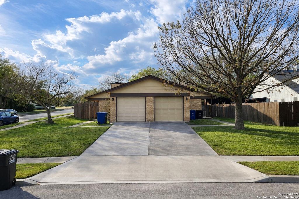 14427 Woods Hole, San Antonio, TX 78233