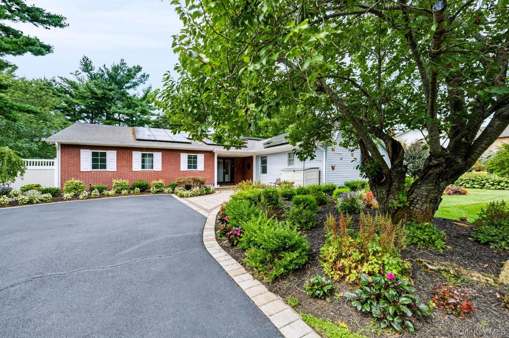 281 Town Line Road, East Northport, NY 11731 — exterior