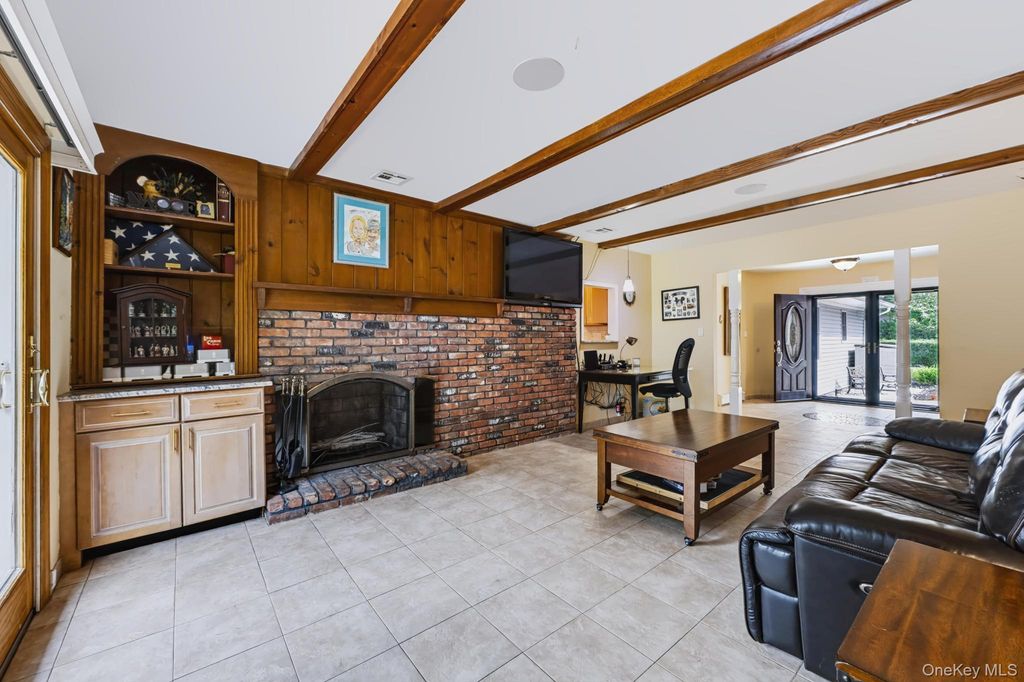 281 Town Line Road, East Northport, NY 11731 — photo 5