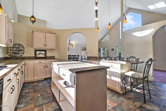 14 Needham Terrace, Crossville, TN 38558