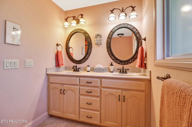 14 Needham Terrace, Crossville, TN 38558