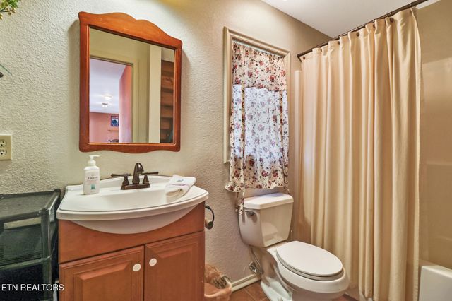 14 Needham Terrace, Crossville, TN 38558