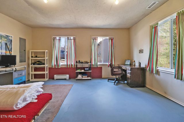 14 Needham Terrace, Crossville, TN 38558