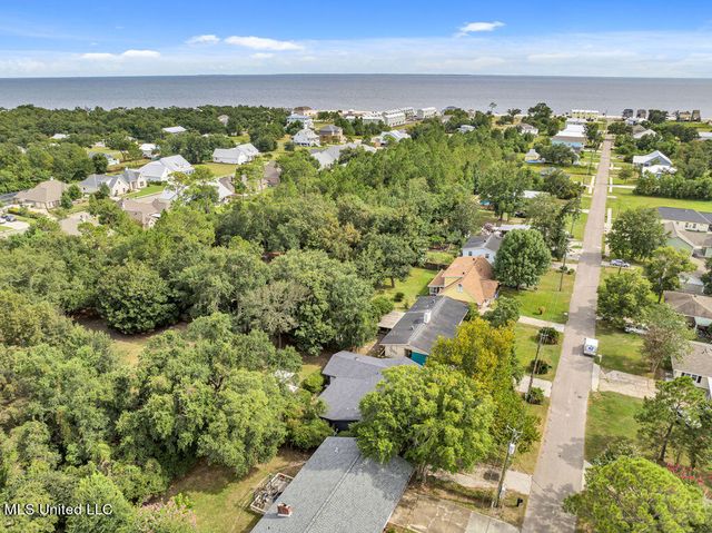 216 Buena Vista Drive, Long Beach, MS 39560