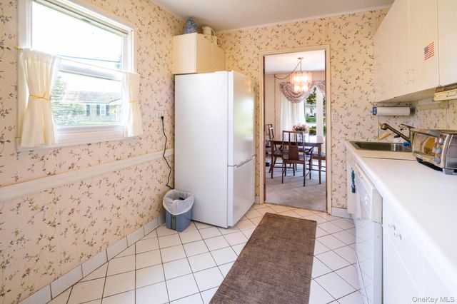 121 Windermere Drive, Yonkers, NY 10710