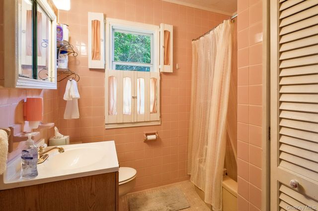 121 Windermere Drive, Yonkers, NY 10710