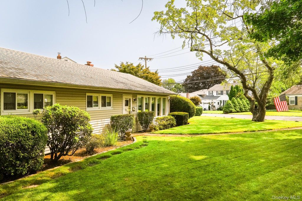121 Windermere Drive, Yonkers, NY 10710 — photo 2