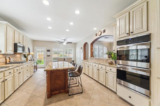 15 Rippling Creek Drive, Sugar Land, TX 77479