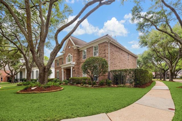 15 Rippling Creek Drive, Sugar Land, TX 77479