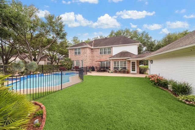 15 Rippling Creek Drive, Sugar Land, TX 77479