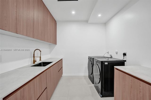 1825 NE 26th Avenue 1, Fort Lauderdale, FL 33305