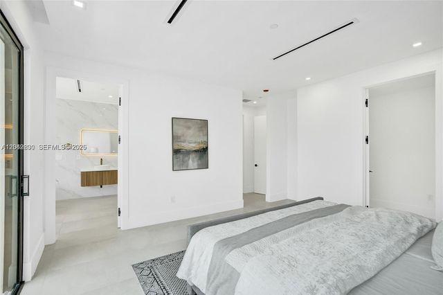 1825 NE 26th Avenue 1, Fort Lauderdale, FL 33305