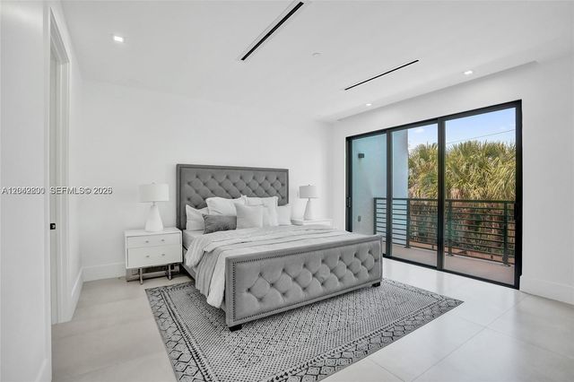 1825 NE 26th Avenue 1, Fort Lauderdale, FL 33305