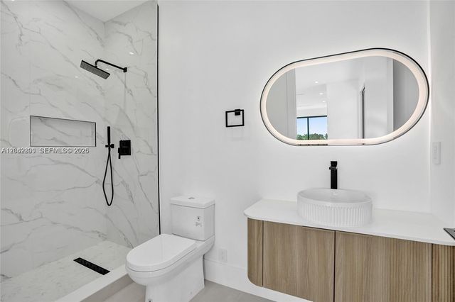 1825 NE 26th Avenue 1, Fort Lauderdale, FL 33305