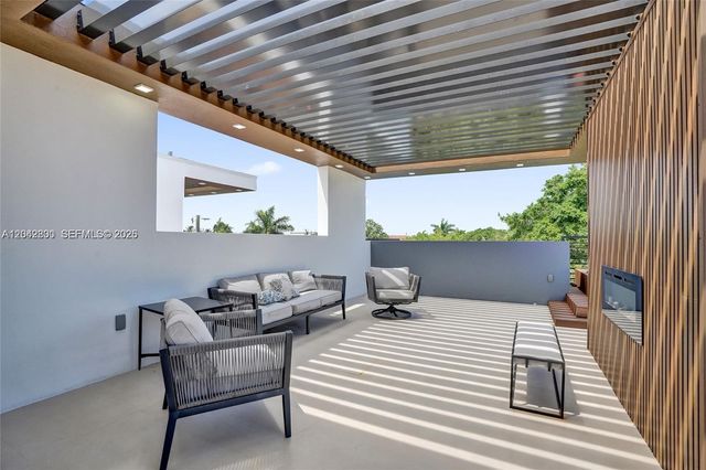 1825 NE 26th Avenue 1, Fort Lauderdale, FL 33305