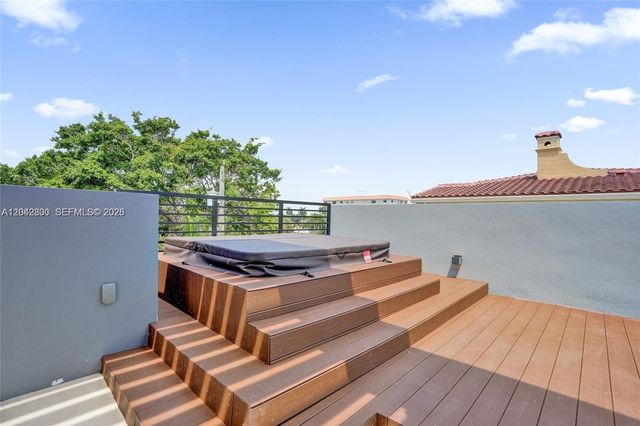1825 NE 26th Avenue 1, Fort Lauderdale, FL 33305