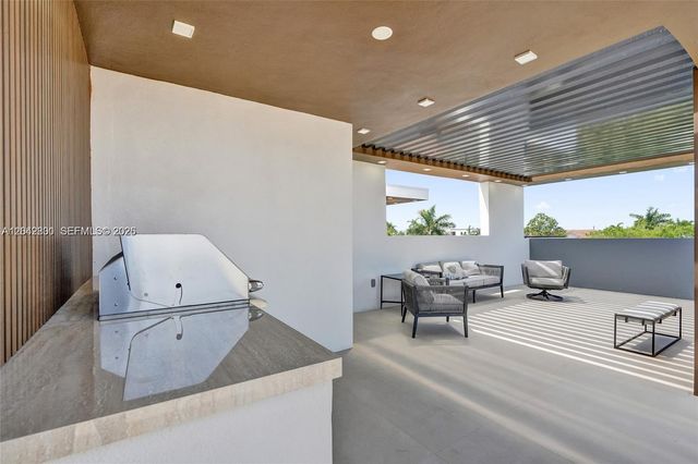 1825 NE 26th Avenue 1, Fort Lauderdale, FL 33305