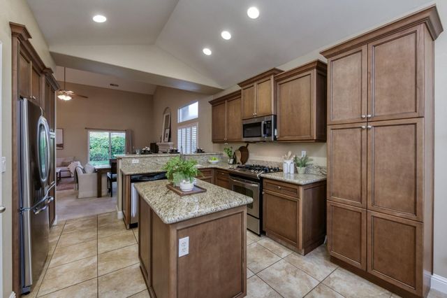 10687 N Tea Party Lane, Fresno, CA 93730