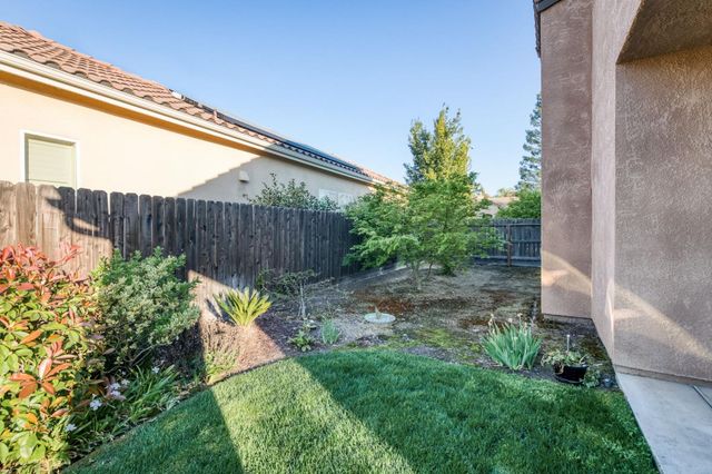 10687 N Tea Party Lane, Fresno, CA 93730