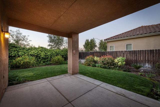 10687 N Tea Party Lane, Fresno, CA 93730