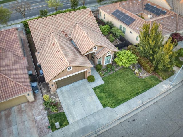 10687 N Tea Party Lane, Fresno, CA 93730