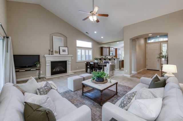 10687 N Tea Party Lane, Fresno, CA 93730