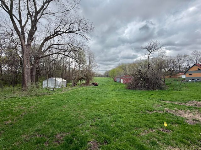 757 N County Line Road, Westville, IN 46391