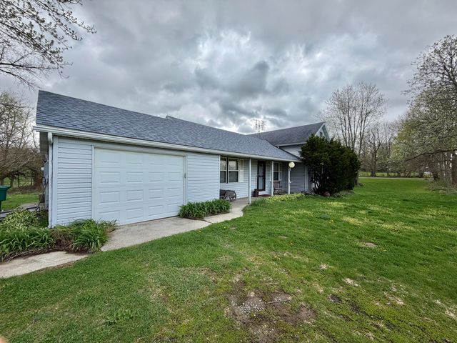 757 N County Line Road, Westville, IN 46391