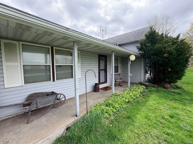 757 N County Line Road, Westville, IN 46391