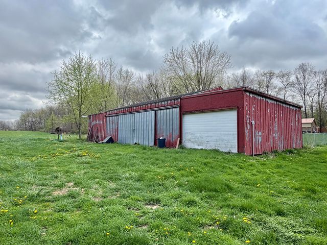 757 N County Line Road, Westville, IN 46391