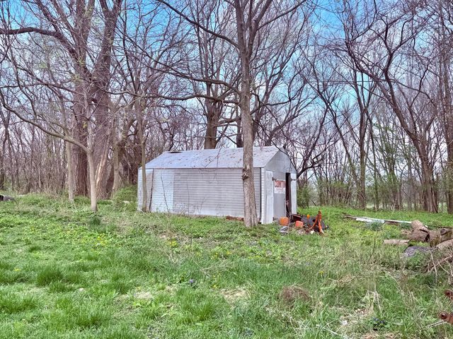 757 N County Line Road, Westville, IN 46391