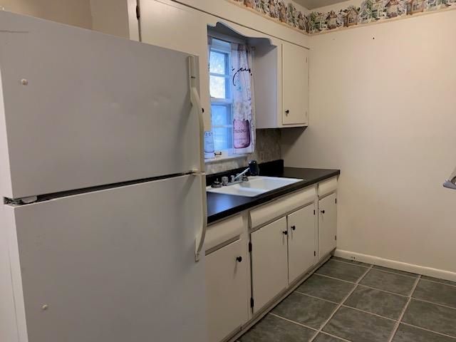 1004 S Plum St, Newton, KS 67114