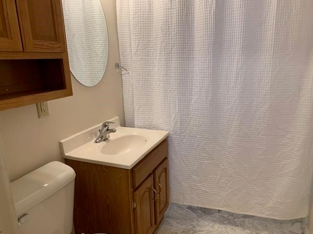 1004 S Plum St, Newton, KS 67114