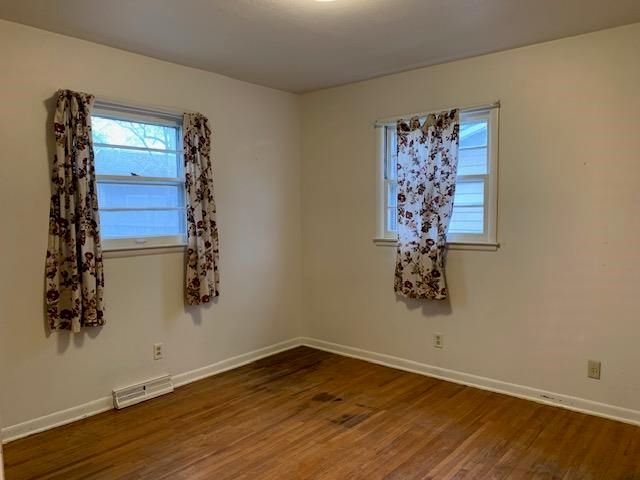 1004 S Plum St, Newton, KS 67114