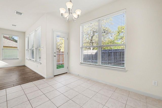 2410 Great Oaks DR 401, Round Rock, TX 78681