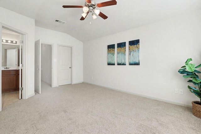 2410 Great Oaks DR 401, Round Rock, TX 78681