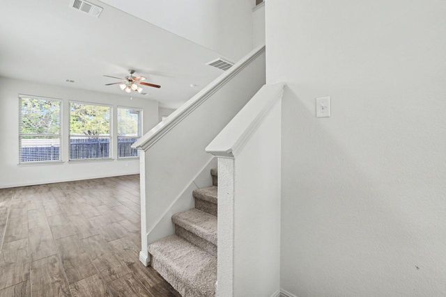 2410 Great Oaks DR 401, Round Rock, TX 78681