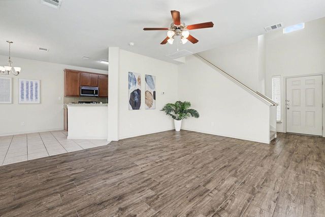 2410 Great Oaks DR 401, Round Rock, TX 78681