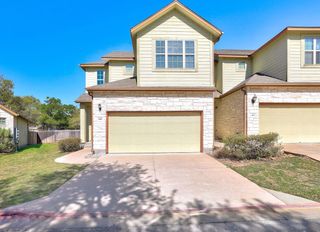 2410 Great Oaks DR 401, Round Rock, TX 78681