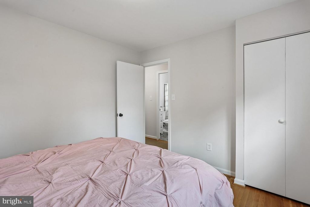 Image 21 of property listing at 11204 TRIPPON CT, North Potomac, MD 20878