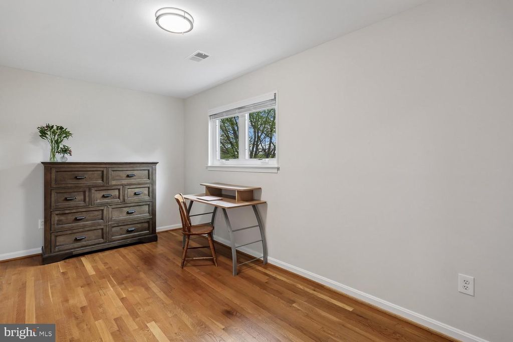 Image 23 of property listing at 11204 TRIPPON CT, North Potomac, MD 20878