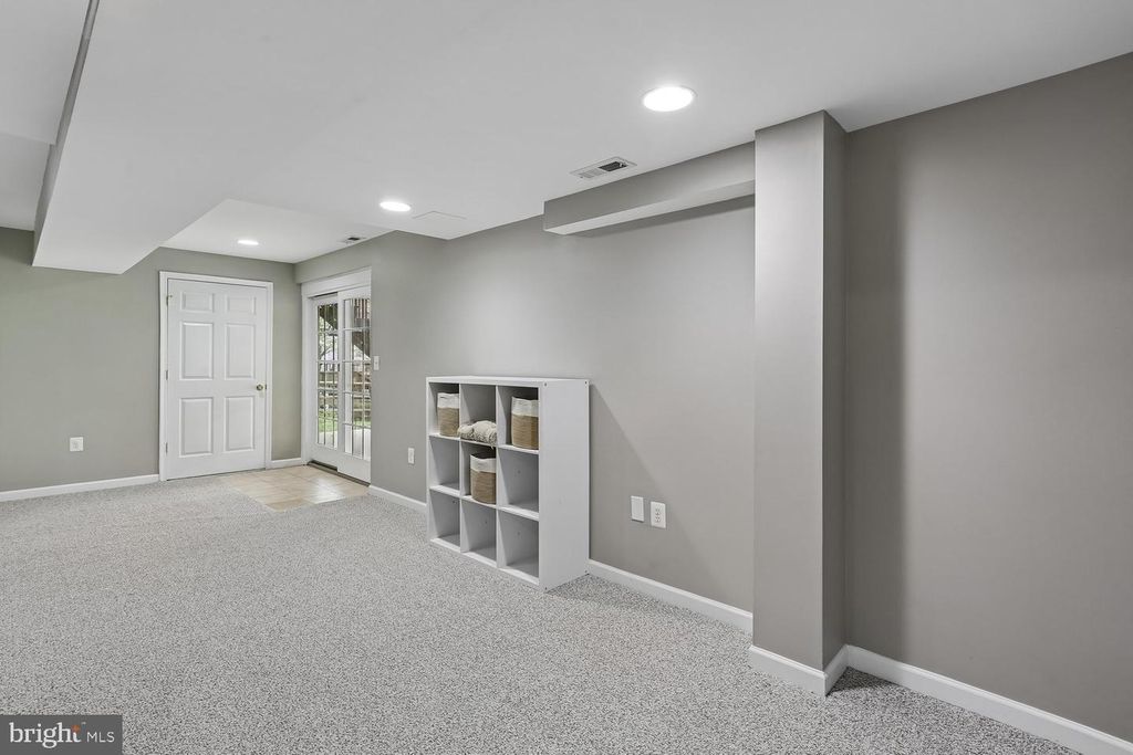 Image 26 of property listing at 11204 TRIPPON CT, North Potomac, MD 20878