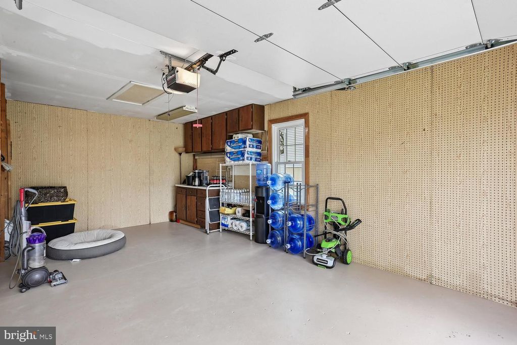 Image 31 of property listing at 11204 TRIPPON CT, North Potomac, MD 20878