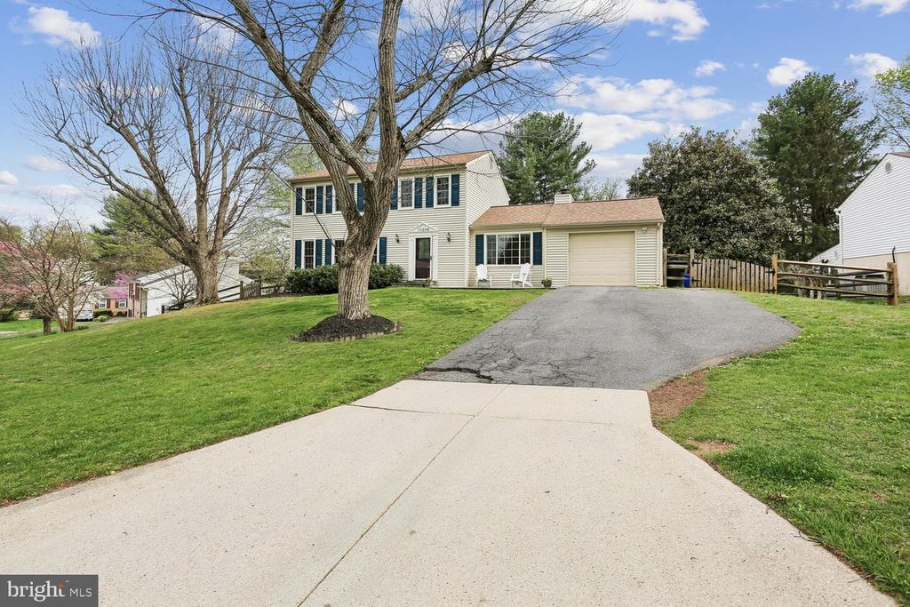 Image 33 of property listing at 11204 TRIPPON CT, North Potomac, MD 20878