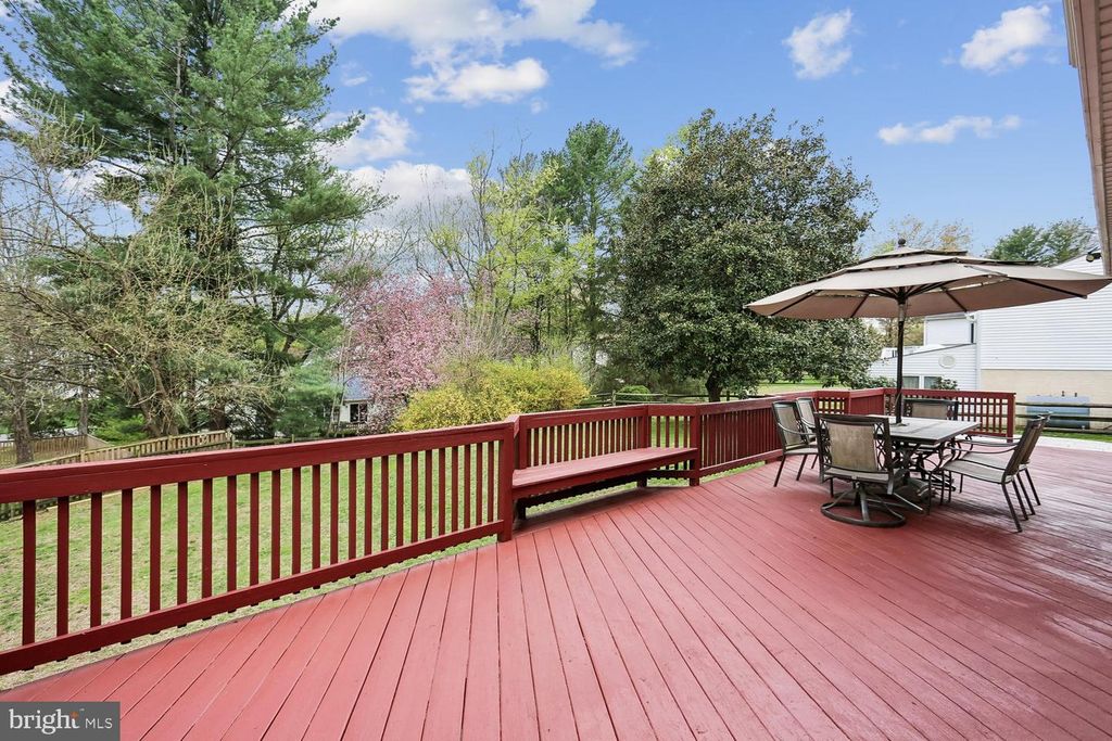 Image 37 of property listing at 11204 TRIPPON CT, North Potomac, MD 20878