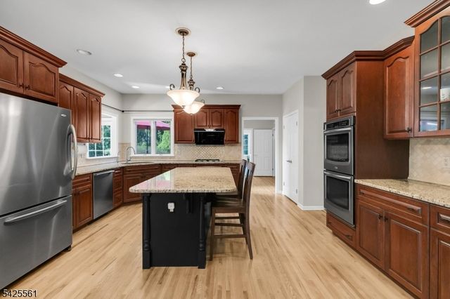 98 Bernard Dr, Bernards Twp., NJ 07920