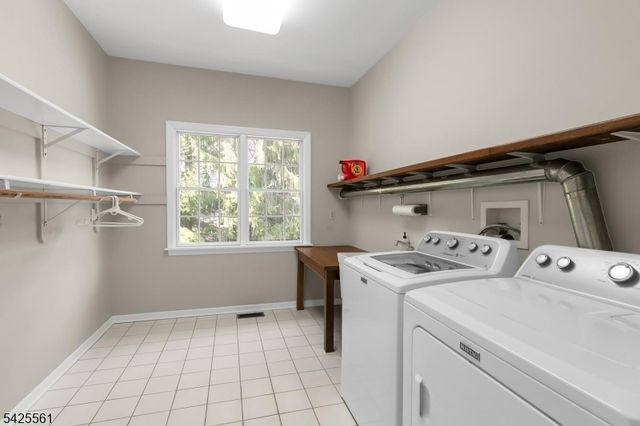 98 Bernard Dr, Bernards Twp., NJ 07920