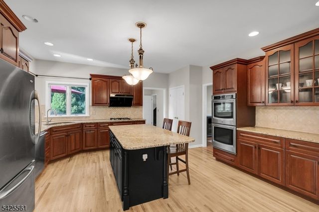 98 Bernard Dr, Bernards Twp., NJ 07920