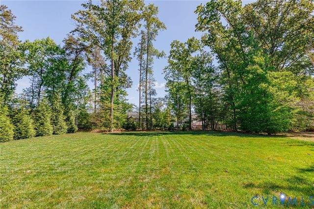 9131 Deerlake Dr, New Kent, VA 23124