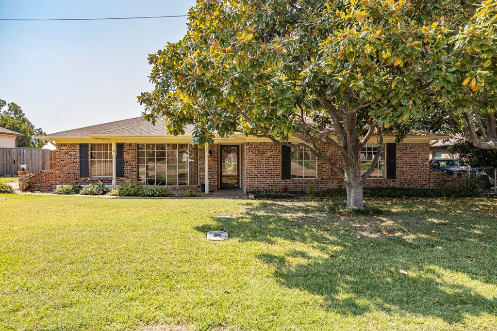 107 Scenic Drive, Heath, TX 75032
